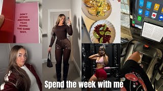 Spend the week with me! Christmas shopping, my first ever ‘works do’ \u0026 GRWM