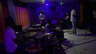 Enjoy this Afro-Jam by the straightforward Simple Six Band...🔥🌨💨Happy New Year to all of you.🥁🥁