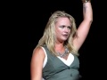Miranda Lambert Virginia Beach 2009 Gunpowder and Lead pt 1