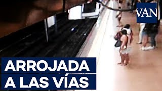 Un hombre empuja a un joven a las vías del metro de Madrid