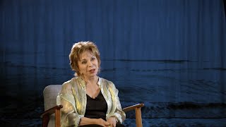 Conversaciones | Isabel Allende y la historia de «Largo pétalo de mar»