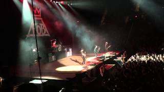 Patrick Stump NOT MESSING UP Immortals - Fall Out Boy EITM Holiday Concert 2015