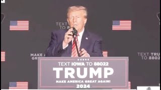 Trump VISIBLY CONFUSED live on stage during rally