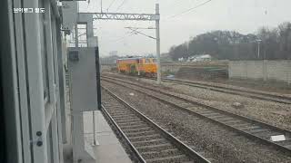 Seoul Metropolitan Subway Line 1 bound for Gwangwoon University, enter Jiksan Station