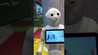 எந்திரன் துபாய் முஹமது பின் ராசித் நூலகம்! Use of #robots in mohammed bin rashid library #dubai