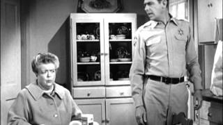 Aunt Bee Plots To Murder Barney Fife