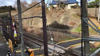 霞ヶ浦踏切　仙石東北ライン　HB-E210系と東北本線　E721系　通過