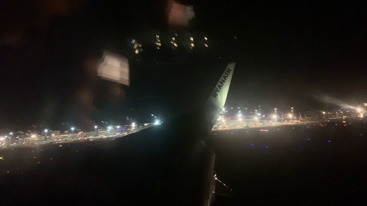 An Average Ryanair Landing Youtube