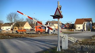 Spoorwegovergang Vinkovci (HR) // Railroad crossing // Željeznički prijelaz