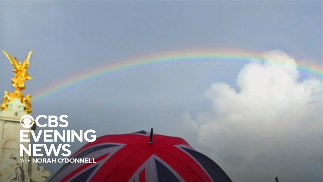 Double rainbow appears over Buckingham Palace