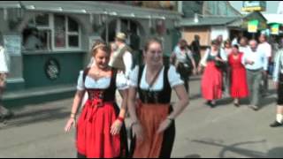 Oktoberfest Sexy Dirndl Dancing to \