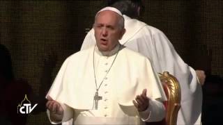 Papa Francisco cantando: \