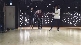 Cignature Semi (in white) trainee days in JYP dance cover (Ft. Somi)