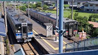 〔列車交換〕海岸寺駅　（JR四国　予讃線）