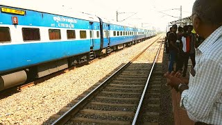 TRAIN \u0026 TOBACCO.!? 12549 Durg - JammuTawi SF Blasts past..!!