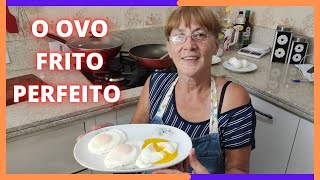 Learn how to make a perfect fried egg with runny yolk (step-by-step)