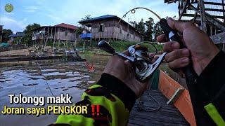 INI SIH GILAK !! DIKIRA SANGKUT BATANG KAYU TERNYATA TARIKAN PENGHUNI DASAR SUNGAI