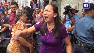 Lady barred from entering Comelec goes amuck