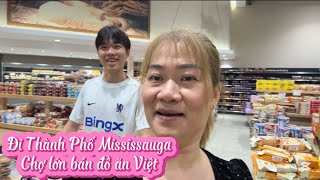 Cholon Market sells a lot of Asian food in Mississauga, Canada.