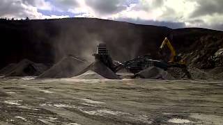 powerscreen 1000 cone feeding a chieftain 2100 3 deck recirculating