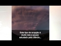 imagens mostram ‘chuva de raios’ em nuvens carregadas de eletricidade sobre vulcão