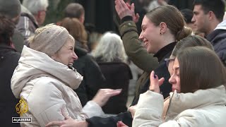 Penzioneri, profesori i vozači uz studente