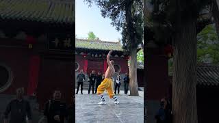 少林最硬地躺拳，這才是硬功夫，太牛了👍#少林拳 #kungfu #shorts