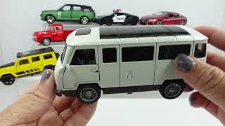 Toy cars and their functions, toy car review with close up shot 02