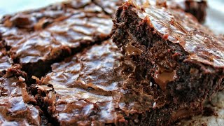 ΧΩΡΙΣ ΜΙΞΕΡ! Γλυκό σε 5 λεπτά με 1 μπολ - Brownies σοκολάτας!