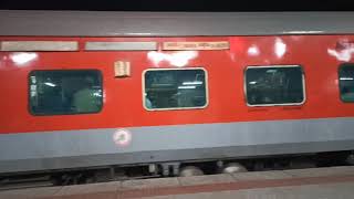 (09041) Ghazipur City SF Special Bandra Terminus-Vapi-Ghazipur City🚉 Departure At Vapi Station