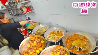 Cơm trưa Sài Gòn 30K | Quy trình chế biến mấy chục món cực chất