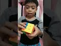 Buat rubix cube laju.. guna tangan..