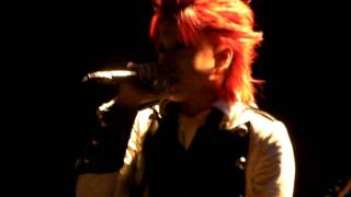 exist†trace - ULU London - 04/05/2010 - Knife