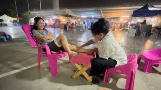 $4 THAILAND STREET MASSAGE in heavy rain storm / STRONG FOOT MASSAGE