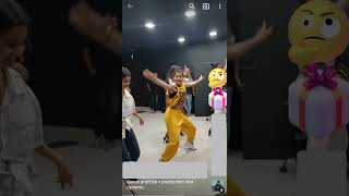 tera boyfriend kaun sa jiske dole shole 12 lardke dance karega tera neha Kakkar