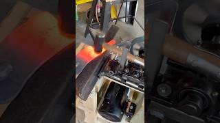 Compact power hammer drawing out a cleaver #diy #blacksmithtools #powerhammer #forge #forging