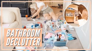 BATHROOM DECLUTTER AND ORGANIZE WITH ME | decluttering my bathroom + small bathroom organization