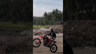 Wheelie keun boss🚀 #crf #crf150l #slowmotion #capcut #trail