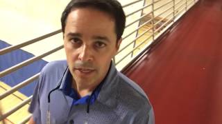 Asthmatic avoids ragweed pollen