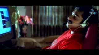 Manasantha Nuvve Movie - Reema Sen talking to Tanikella Bharani - Uday Kiran, Sunil