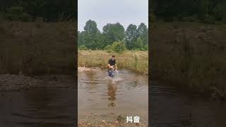 【搞笑漁民真實生活】靠傳統方法捕魚！#fishing  #shorts  #趕海