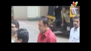Sanjay Dutt out of Yerawada Jail for 14 days on Parole | Bollywood Event | 1993 Bomb Blast, Tada