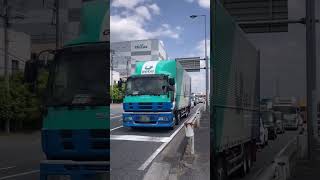 ラッパコール👋🏻ありがとう♪青いトラックは女性ドライバーさんです 大型 中型トラック箱車 はたらくくるま応援します♪