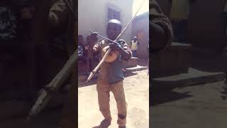 Africa kid's dancing, Kabarore karabaye Koko umwana arahatwitse murebe hano kora share na subscribe.