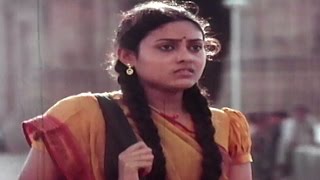 Nayakudu Movie || Saranya Emotional Crying Scene || Kamal Haasan, Saranya