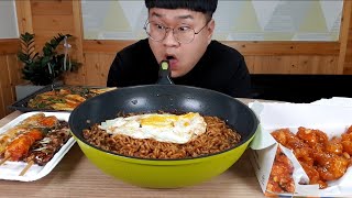 이마트 놀러갔다가 짜파게티5봉+파김치+닭강정+치킨바 먹방. Mukbang