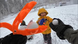 2025第一场雪❄️终于来了！带娃打雪仗+滑雪板超开心！