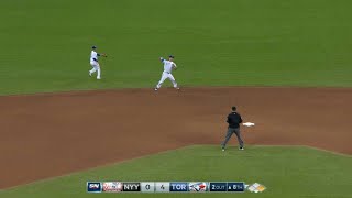 NYY@TOR: Refsnyder slides to make a backhanded play