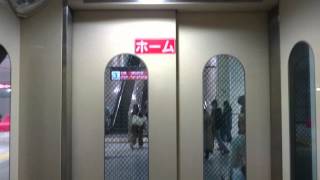 JR舞浜駅のエレベーター（下り方向側）