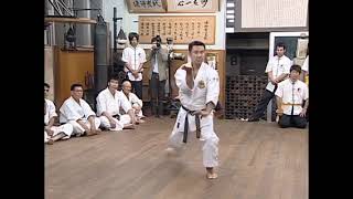 沖縄 空手道 剛柔流 (Okinawa Karate-do Goju-Ryu) Demonstração Masuda Sensei Kata Kururunfa. (Okinawa).